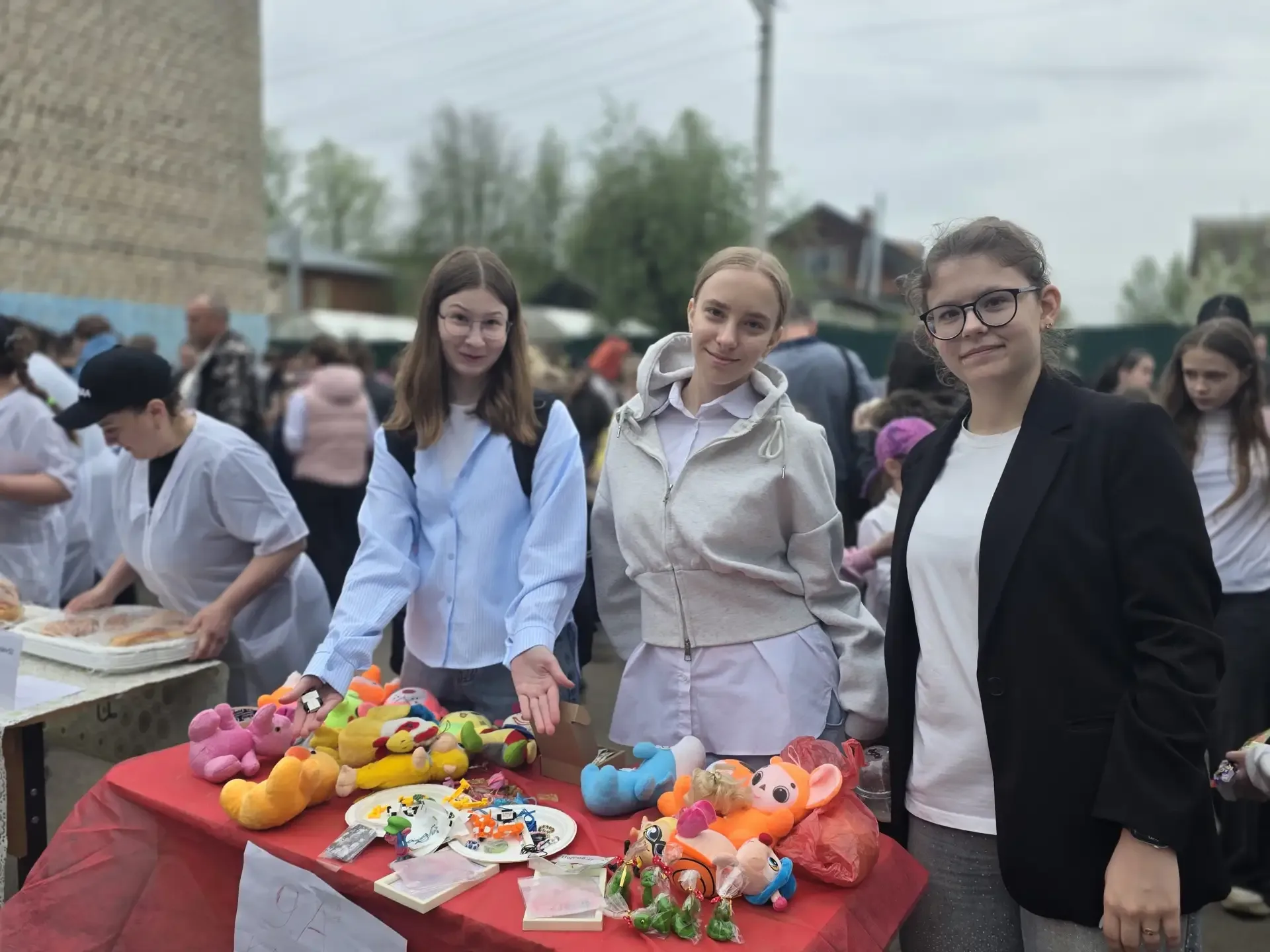 "Ярмарка Добра" прошла в нашей школе уже в пятый раз. Это стало хорошей традицией - все средства от 