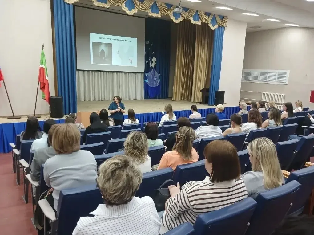 В нашей школе прошло общешкольное родительское собрание на тему «Цифровая безопасность». Говорили о 