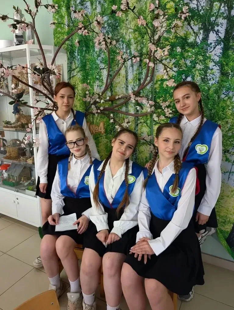 Поздравляем команду экоактивов в составе учениц 8 «Д» класса с блестящим выступлением на городской п