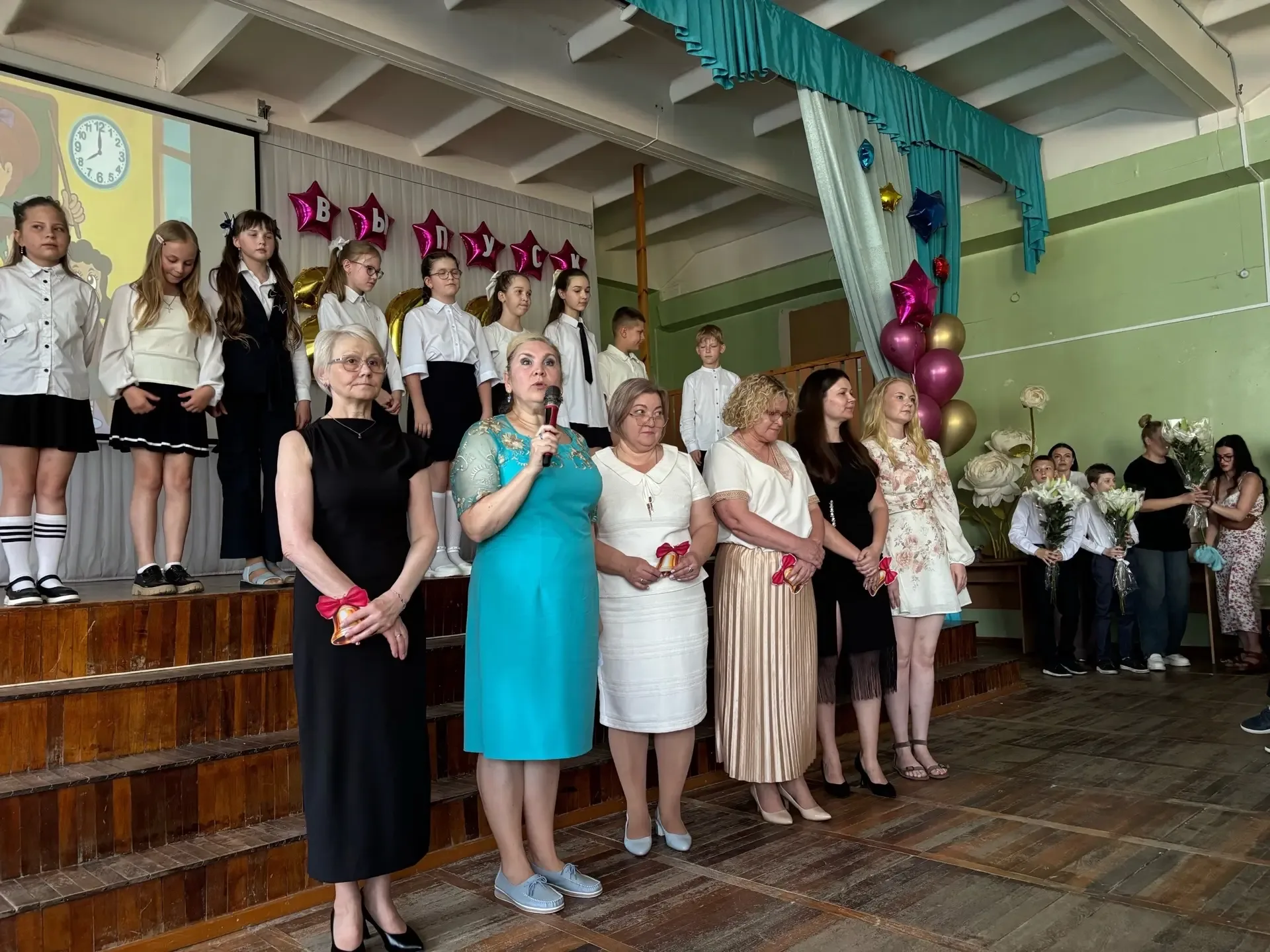 🎉 Выпускной в начальной школе- прощание с четвёртым классом!  Мы проводили наших замечательных четве
