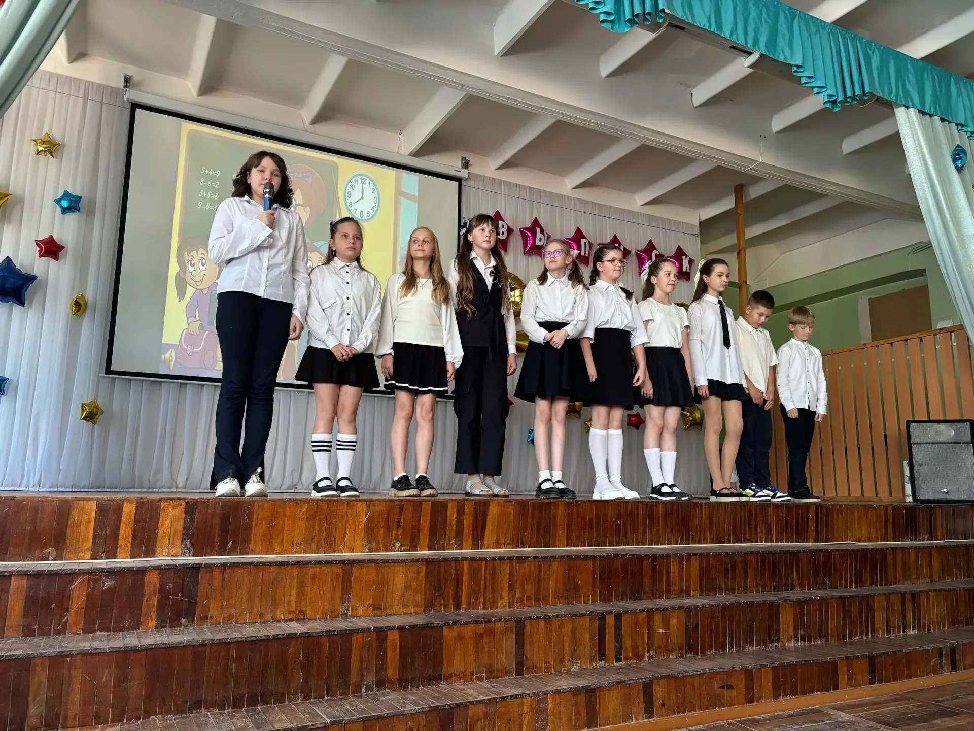🎉 Выпускной в начальной школе- прощание с четвёртым классом!  Мы проводили наших замечательных четве