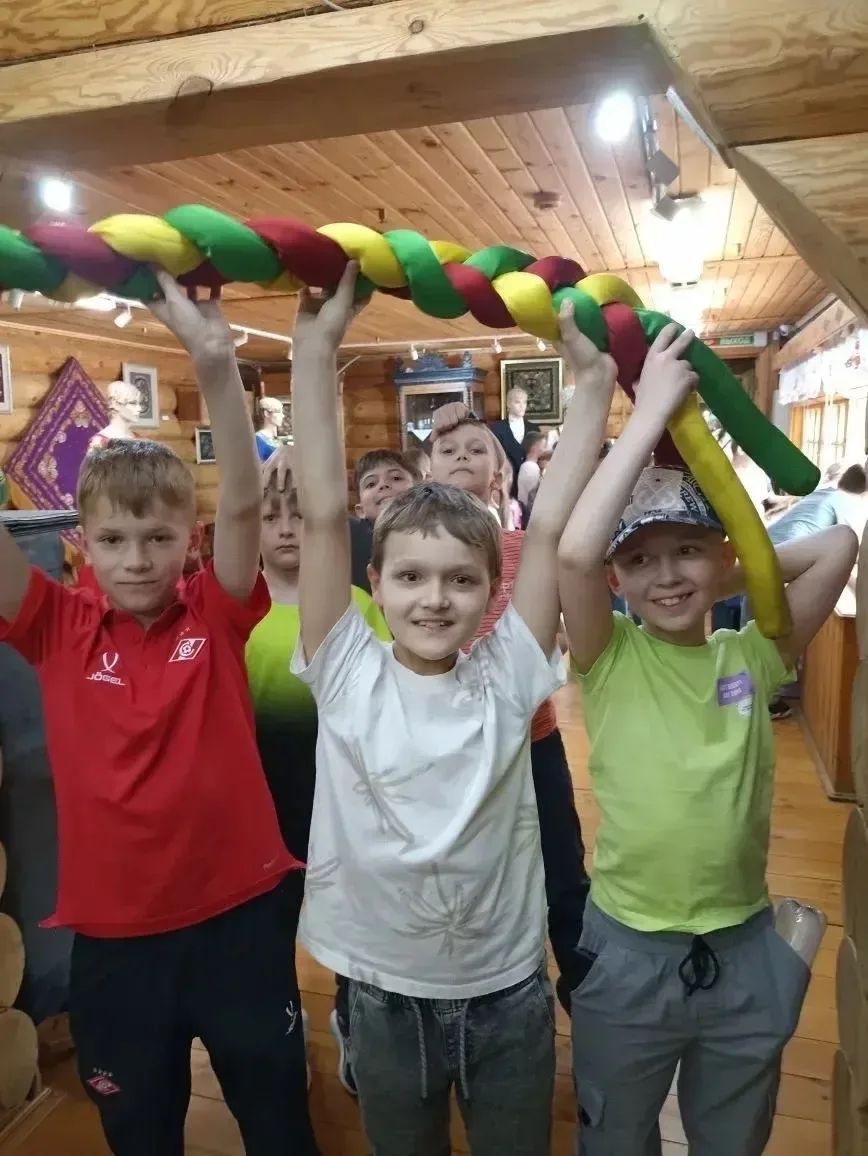 🏛️15 мая ребята 2 "В" класса совместно с классным руководителем Белозеровой Надеждой Викторовной сов