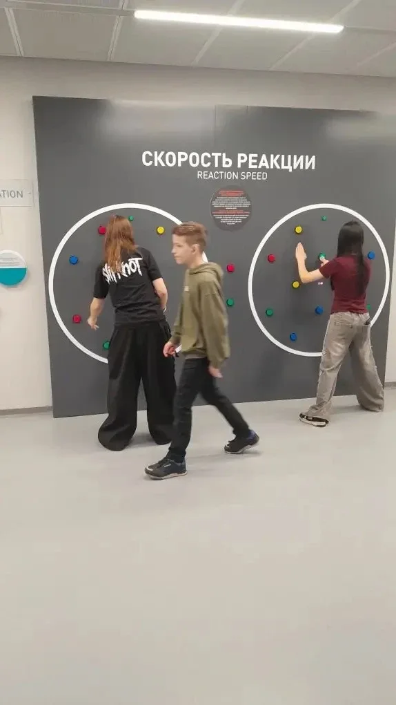 🚗 Ученики 5А класса совместно с Казаковой Еленой Владимировной побывали в музее ГАЗ и окунулись в ми