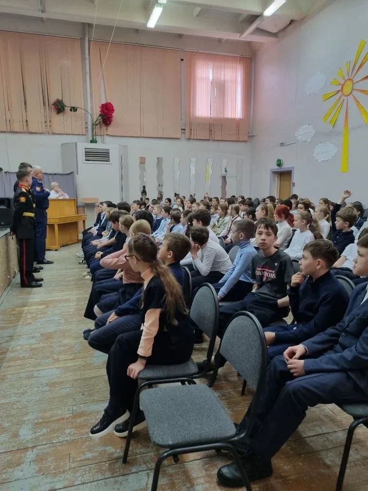 👉Патриотическое воспитание в школе реализуется через разнообразные мероприятия.  💯На встречу с четве