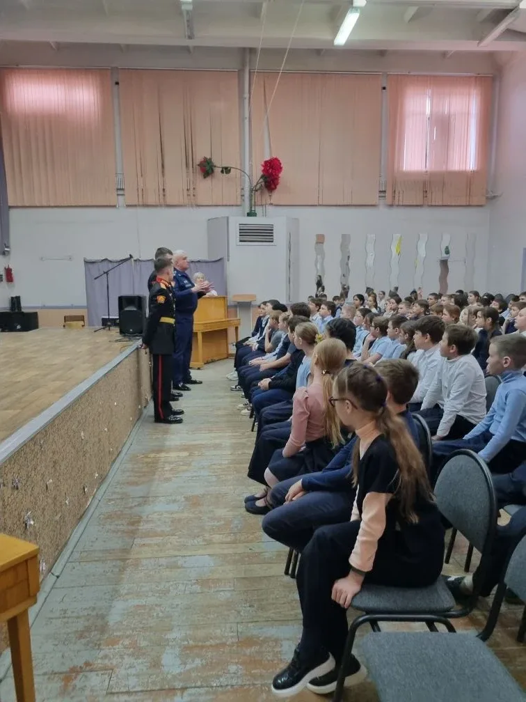 👉Патриотическое воспитание в школе реализуется через разнообразные мероприятия.  💯На встречу с четве