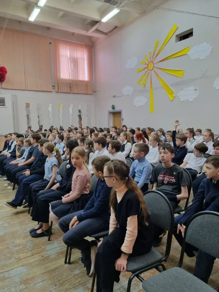 👉Патриотическое воспитание в школе реализуется через разнообразные мероприятия.  💯На встречу с четве
