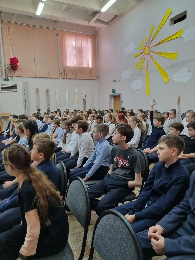 👉Патриотическое воспитание в школе реализуется через разнообразные мероприятия.  💯На встречу с четве