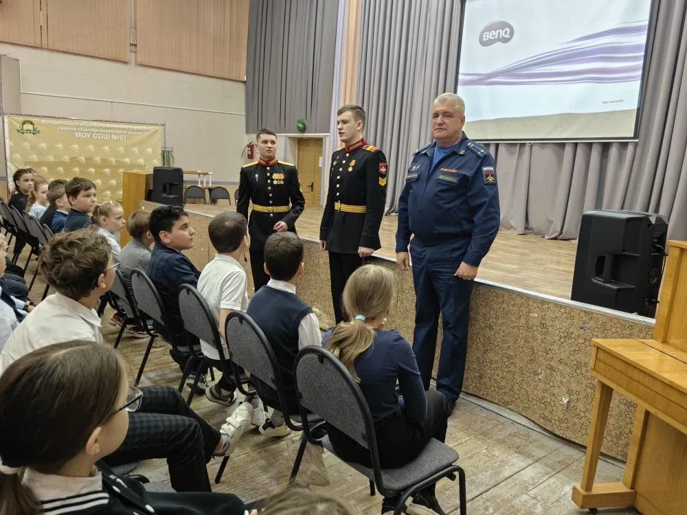 👉Патриотическое воспитание в школе реализуется через разнообразные мероприятия.  💯На встречу с четве