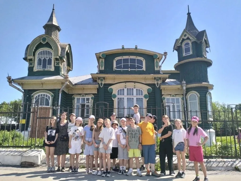 В ГОСТИ К ЦАРЮ ГОРОХУ!  2⃣2⃣ мая 2⃣0⃣2⃣6⃣года учащиеся 5 "В" класса с классным руководителем  Гладки
