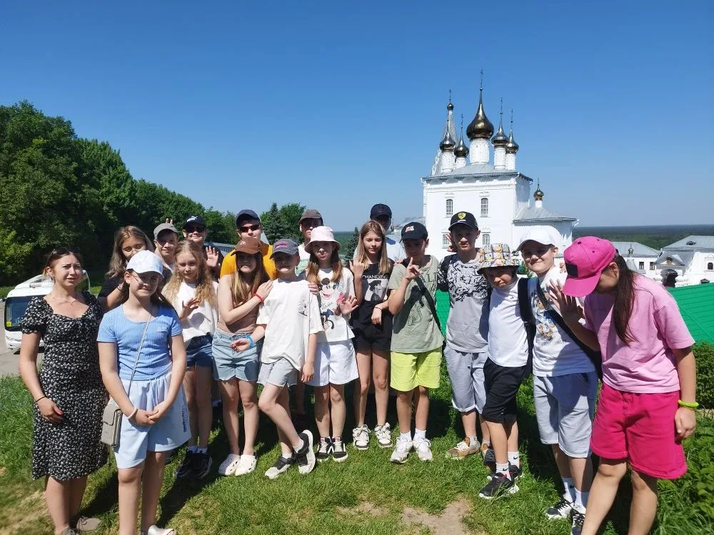 В ГОСТИ К ЦАРЮ ГОРОХУ!  2⃣2⃣ мая 2⃣0⃣2⃣6⃣года учащиеся 5 "В" класса с классным руководителем  Гладки