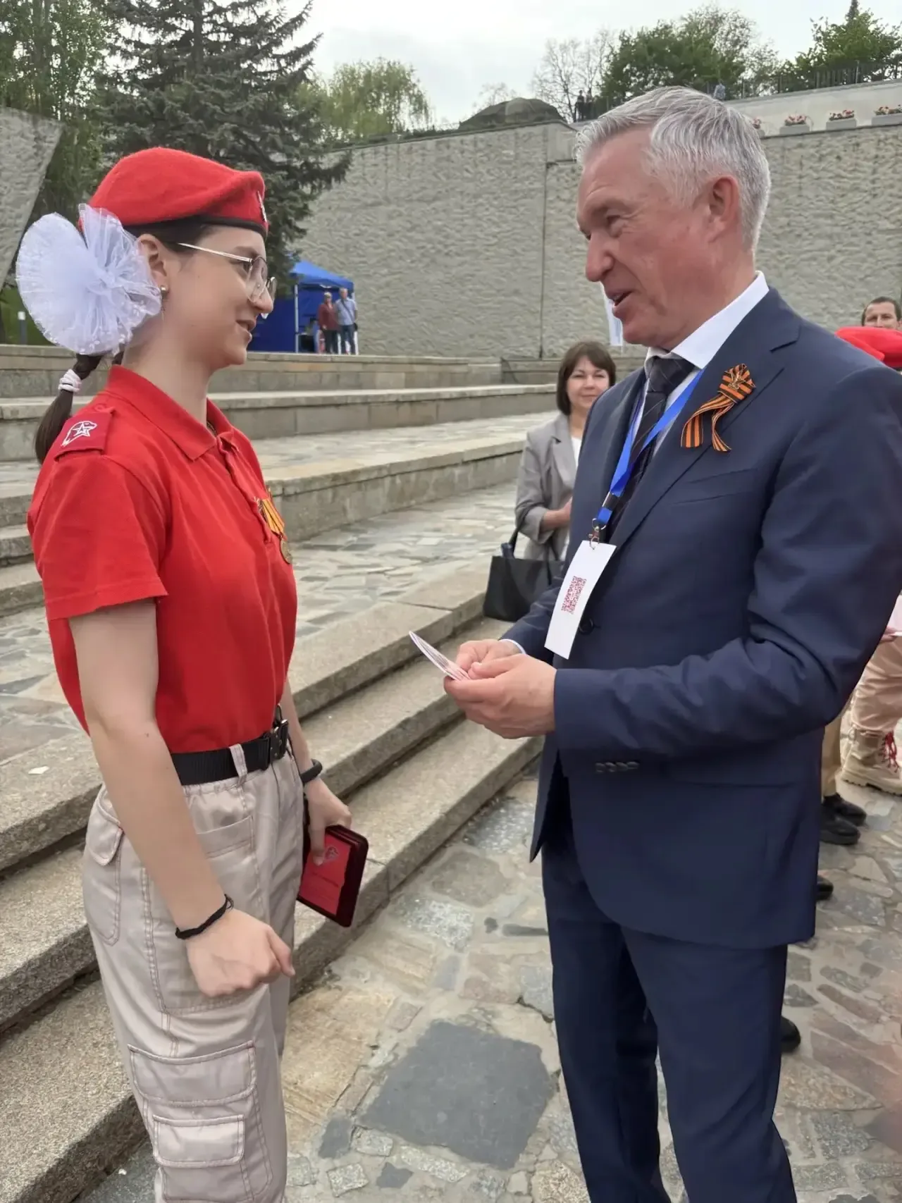 Здесь клянутся героям. Здесь помнят. Здесь верят.  14 мая 2026 года главная высота России — Мамаев К