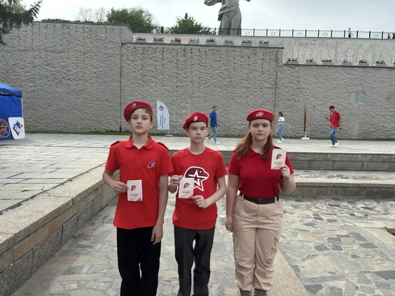 Здесь клянутся героям. Здесь помнят. Здесь верят.  14 мая 2026 года главная высота России — Мамаев К