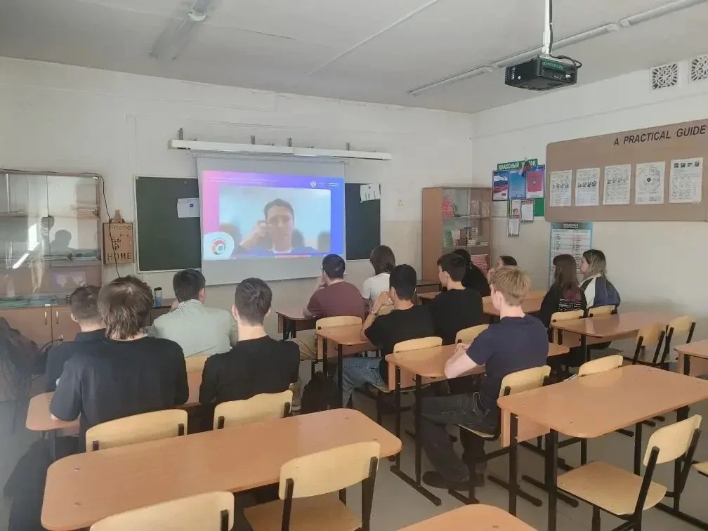 В рамках повышения финансовой грамотности среди молодежи 🧑🎓 для десятиклассников организовали серию 
