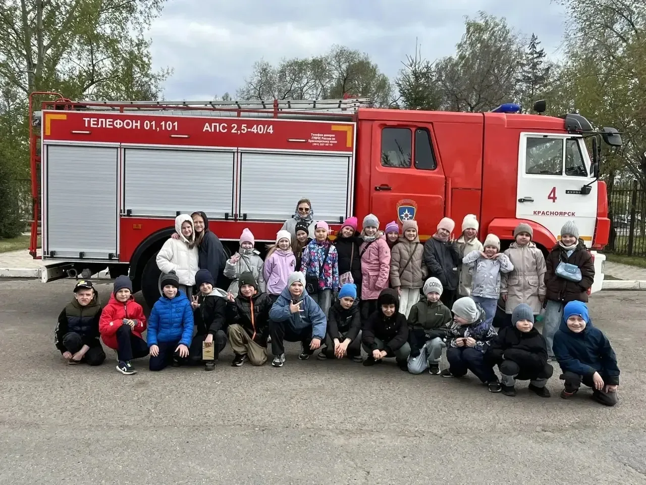Обучающиеся 2В класса побывали на увлекательной экскурсии во Всероссийском добровольном пожарном общ