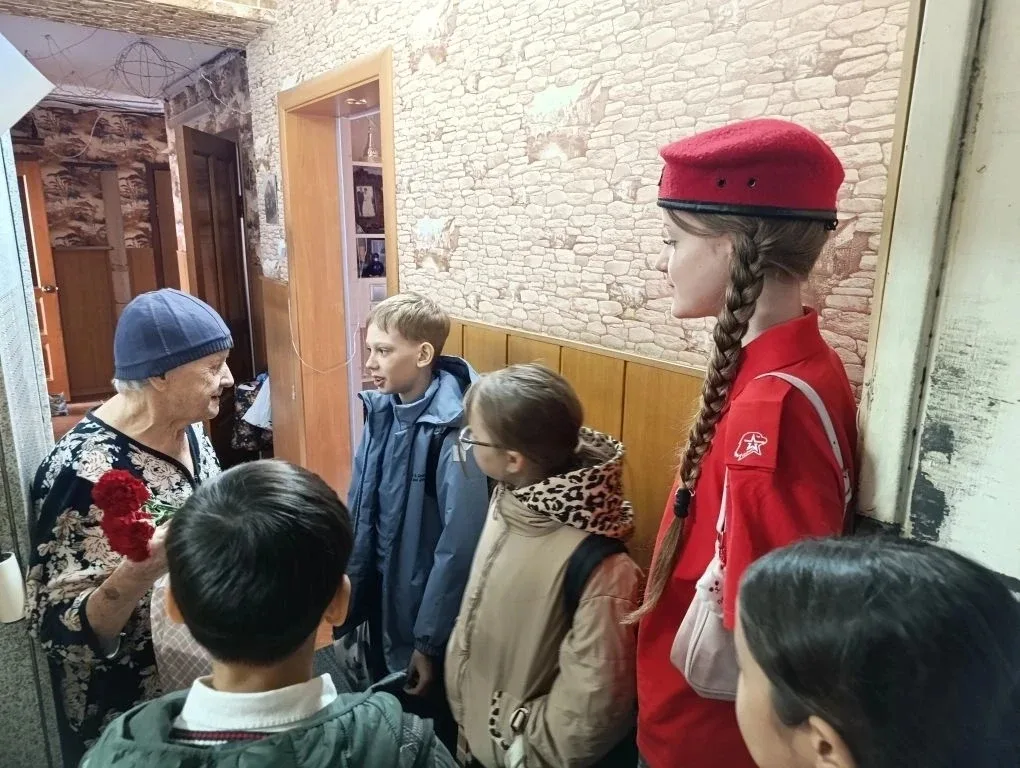 8 мая, в преддверии великого праздника — Дня Победы, наши юные ученики отправились с почетной миссие