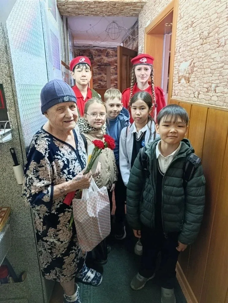 8 мая, в преддверии великого праздника — Дня Победы, наши юные ученики отправились с почетной миссие