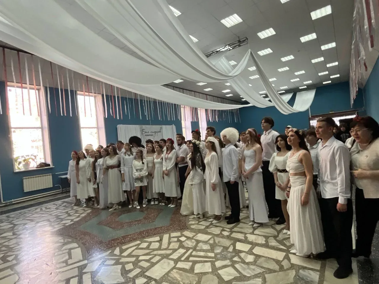 ✨ Единство в танце: наши лидеры на Балу Правобережья! ✨  30 апреля состоялось одно из самых красивых