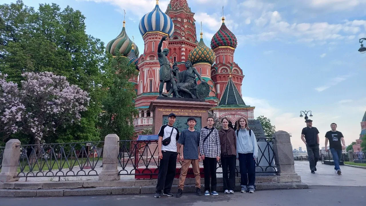 🔥 Гордость нашей гимназии!  Поздравляем команду 8М класса с выходом в финал Чемпионата России по инт