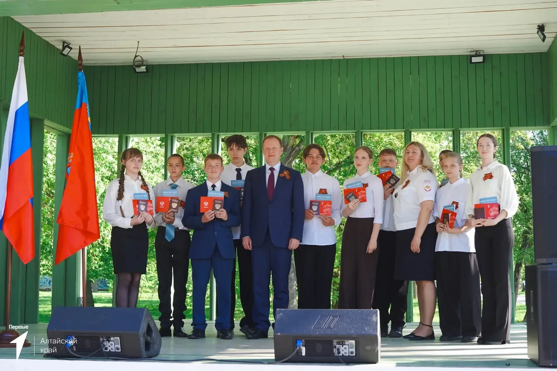 🎉 Торжественное вручение паспортов: «Мы — Граждане России» 🇷🇺  Дорогие друзья! С гордостью и радость