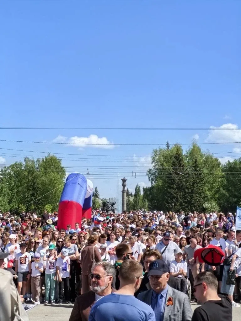🥇 «Кольцо Победы» — мы в строю! 🥇  9 мая на площади Советов в Барнауле состоялся традиционный массов