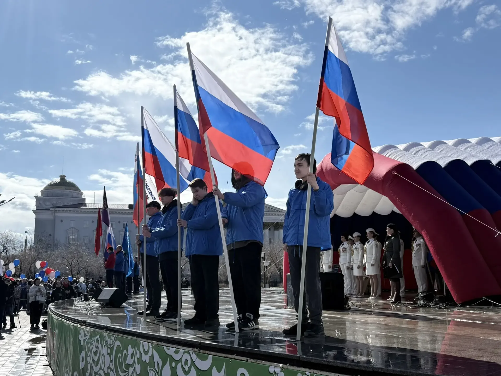 🥳Друзья, от всего сердца поздравляем вас с 1 Мая — Праздником Весны и Труда!  Желаем, чтобы майские 