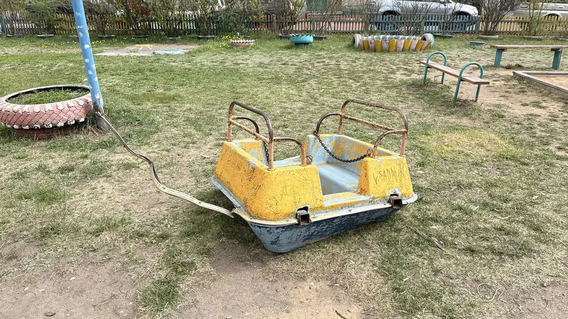 ⛳️Госжилинспекция запустила мониторинг детских площадок!  Инспекторы проверяют целостность игрового 