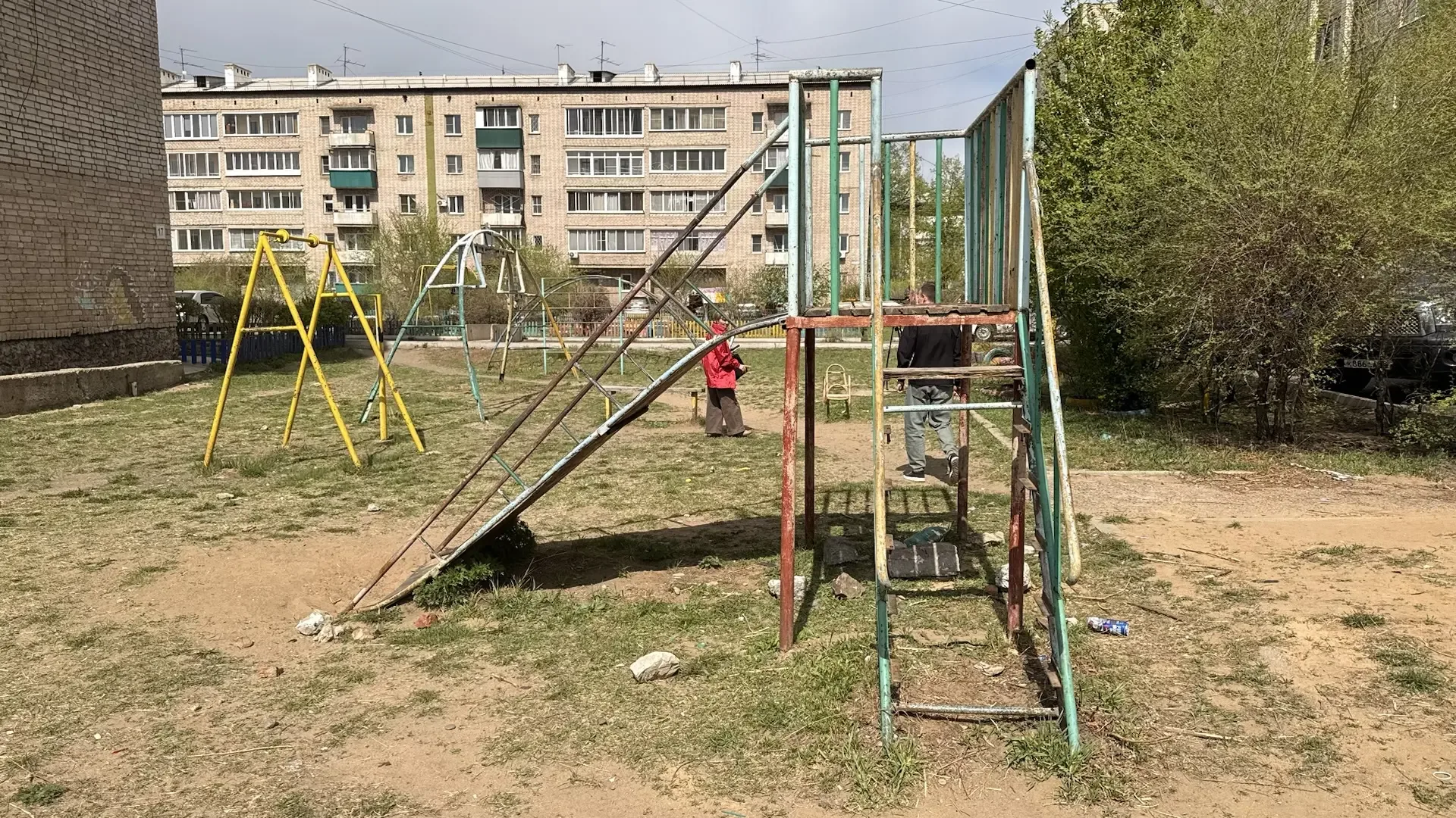 ⛳️Госжилинспекция запустила мониторинг детских площадок!  Инспекторы проверяют целостность игрового 
