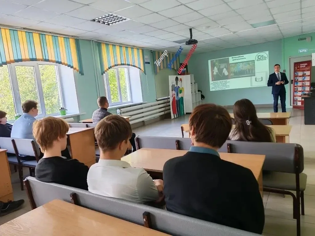 🔥 Профориентация на максимуме: 10-классники в деле!  Не теория, а практика!  Сегодня к нашим старшек