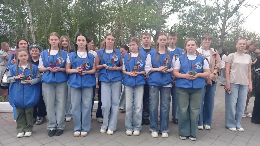 🕊Активисты "Волонтеров Победы" школы №2 приняли участие в патриотической акции "Молодёжь помнит". 🇷🇺
