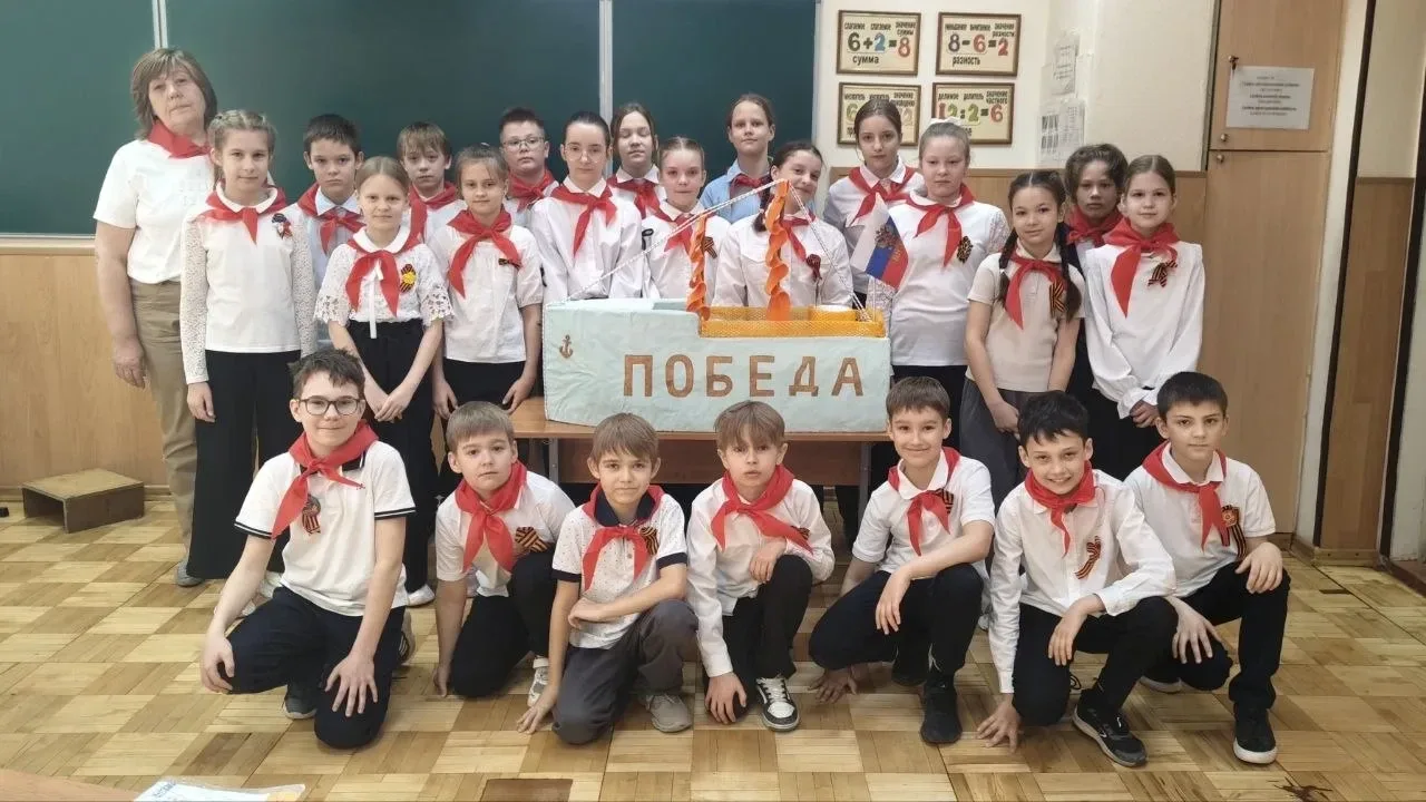 ⛵️ «Кораблики памяти» ⛵️  7 мая, в Единый день Памяти, в нашей школе прошёл трогательный митинг, пос