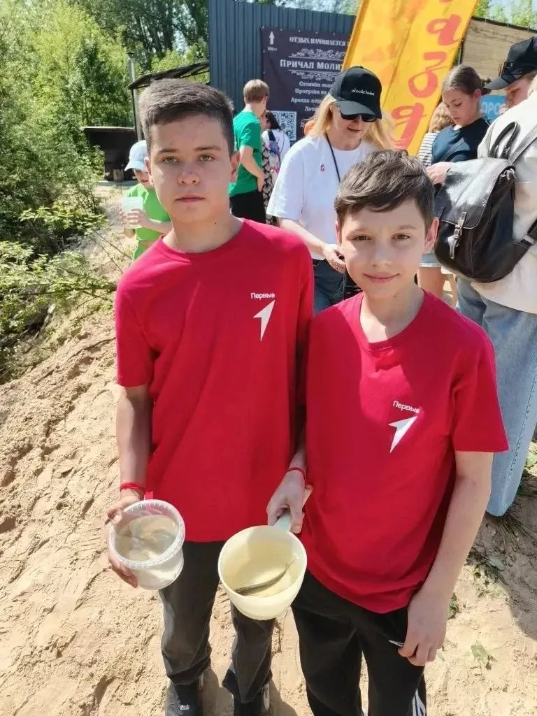 🌊 Экологический праздник на берегу Оки 🌊  В субботу, 16 мая, в Ивовой роще на берегу Оки обучающиеся