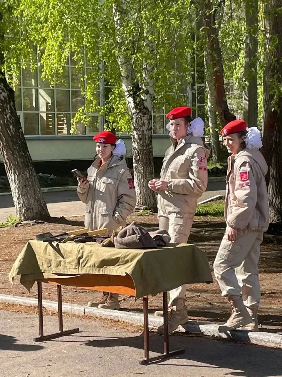 Сегодня для наших десятиклассников прошли военные сборы. Это было замечательно!