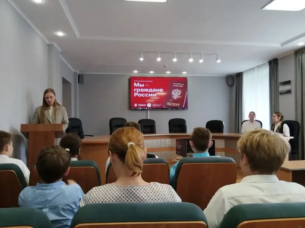 🇷🇺«Мы — граждане России»  Сегодня, 6 мая 2026 года, в администрации Кировского района прошло торжест