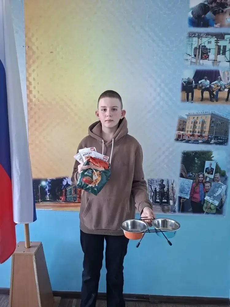 Учащиеся нашей школы приняли участие в акции «Лапа помощи». Собранный корм, игрушки, хозяйственные т