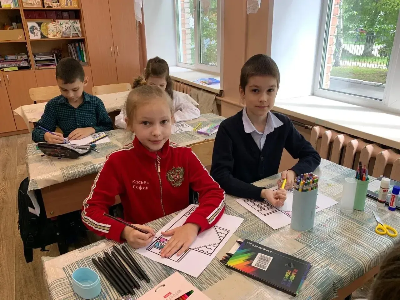 Во 2 "А" классе прошёл урок, посвящённый Международному Дню семьи. Ребята с удовольствием рассказыва