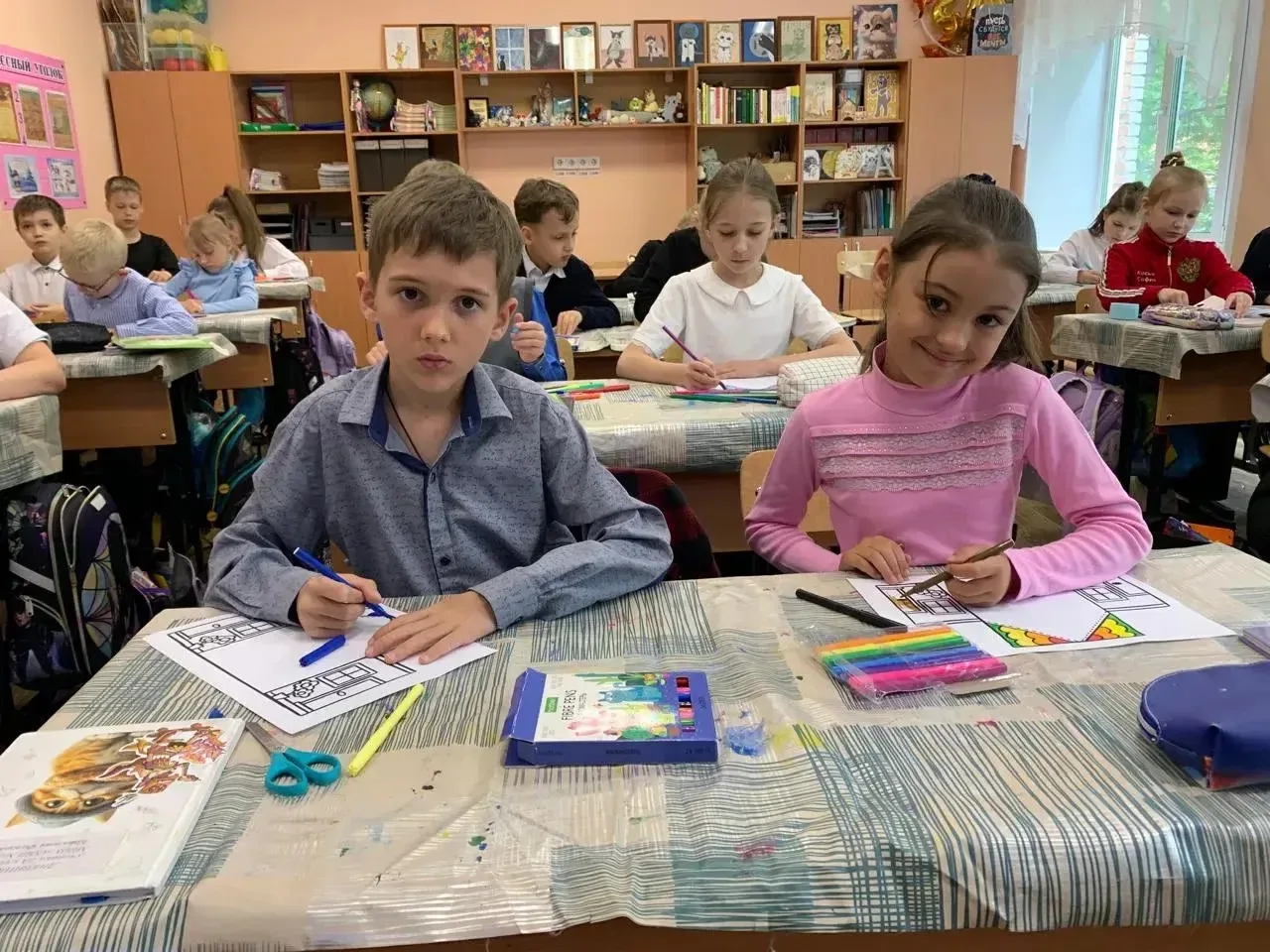 Во 2 "А" классе прошёл урок, посвящённый Международному Дню семьи. Ребята с удовольствием рассказыва
