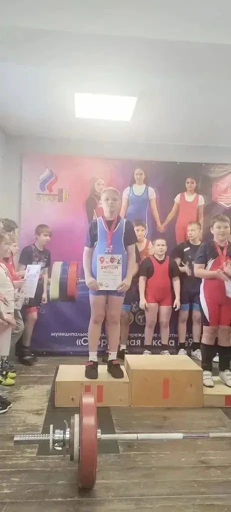 🏆ЛИЧНЫЕ ПОБЕДЫ🏆  🟢Гейдеман Дмитрий, ученик 5 «Б» класса, занял 1 место в соревнованиях по футболу «К