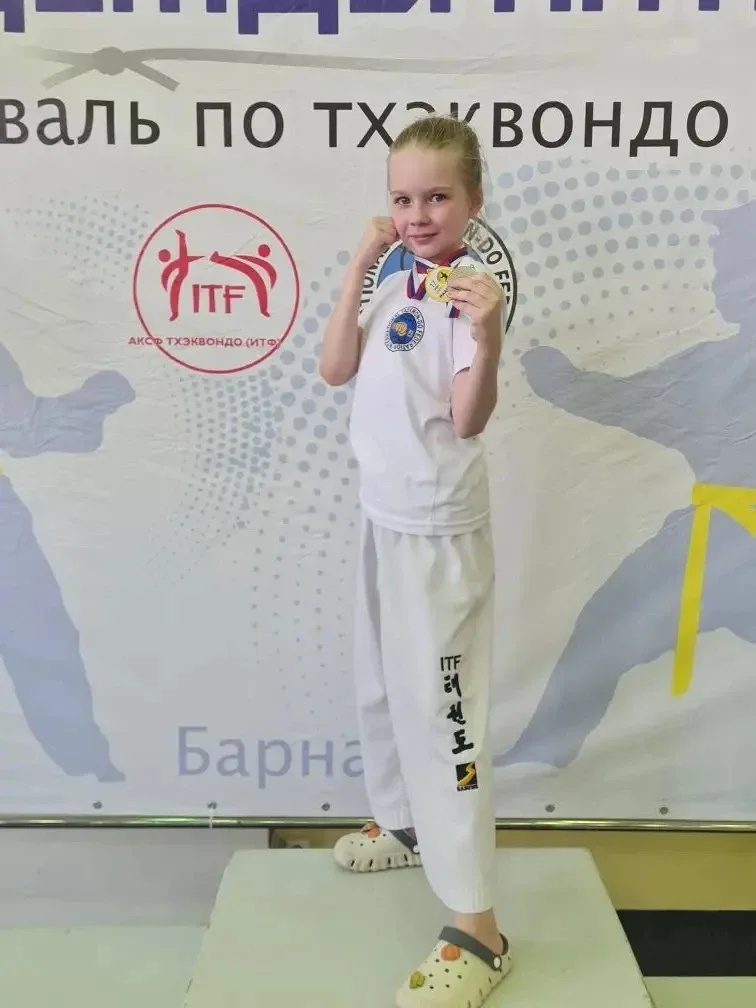 🏆ЛИЧНЫЕ ПОБЕДЫ🏆  🟢Гейдеман Дмитрий, ученик 5 «Б» класса, занял 1 место в соревнованиях по футболу «К