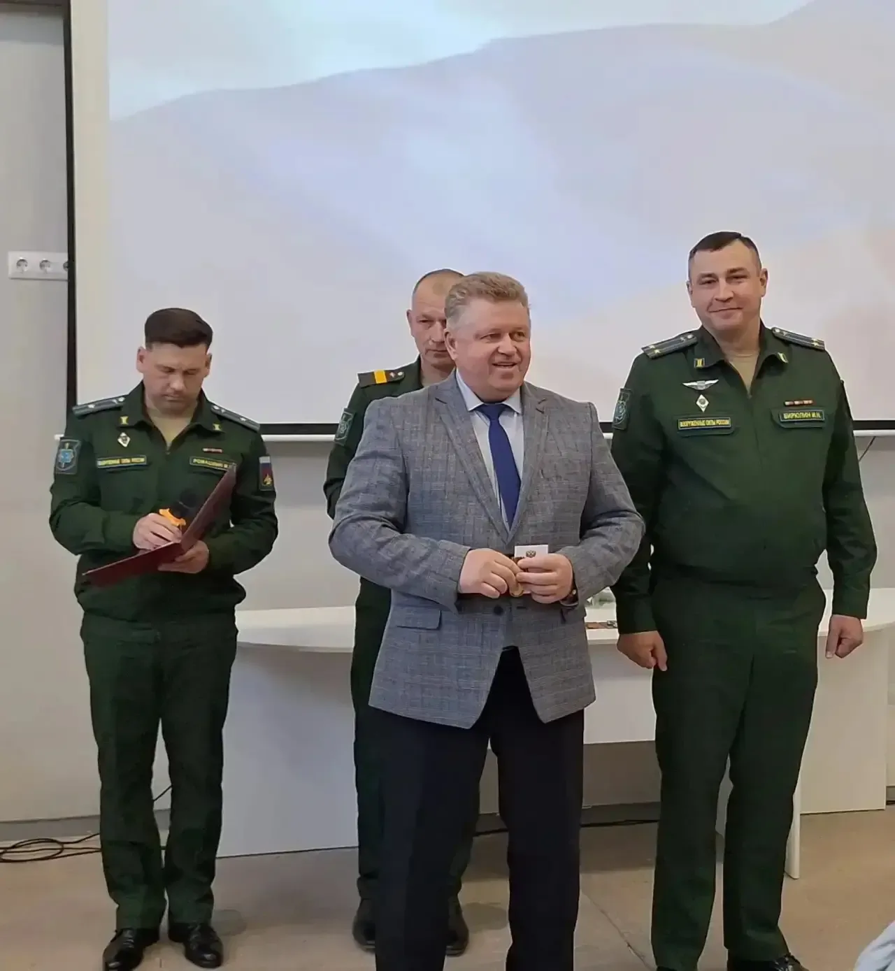 19 мая на базе  МБОУ «Лицей № 122» состоялось торжественное мероприятие, посвященное настоящим героя