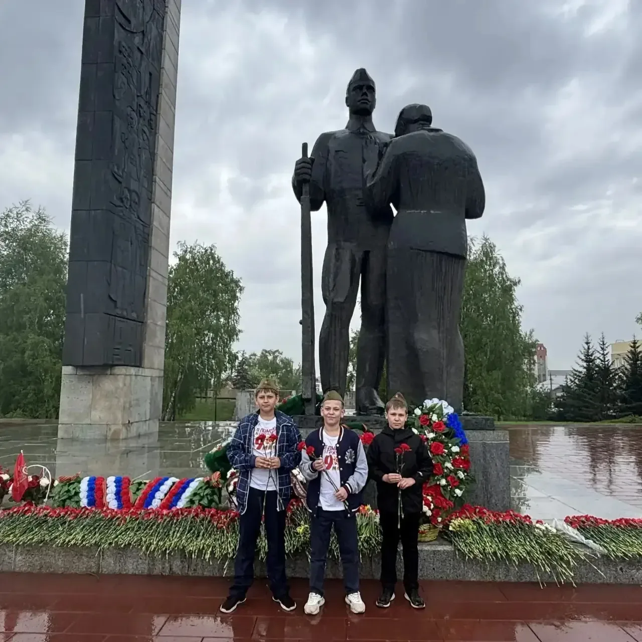 💐8 мая в преддверии праздника Великой Победы учащиеся 4г класса, классный руководитель Калаева Ирина