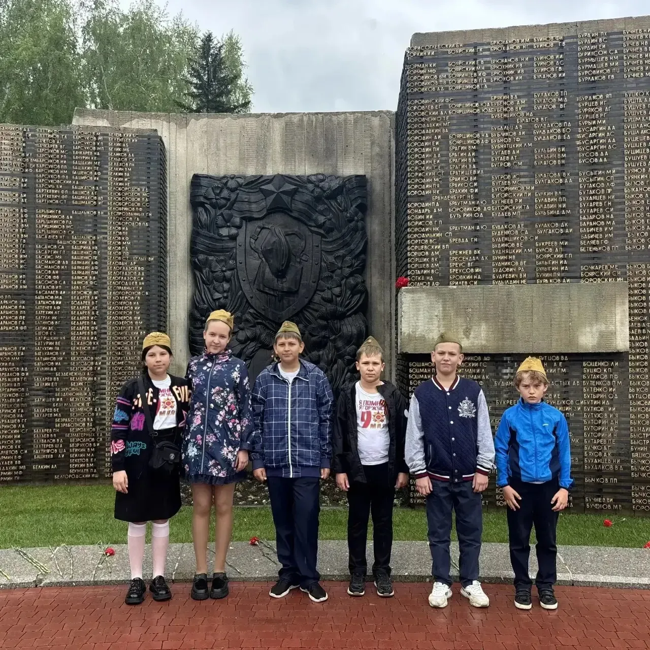 💐8 мая в преддверии праздника Великой Победы учащиеся 4г класса, классный руководитель Калаева Ирина