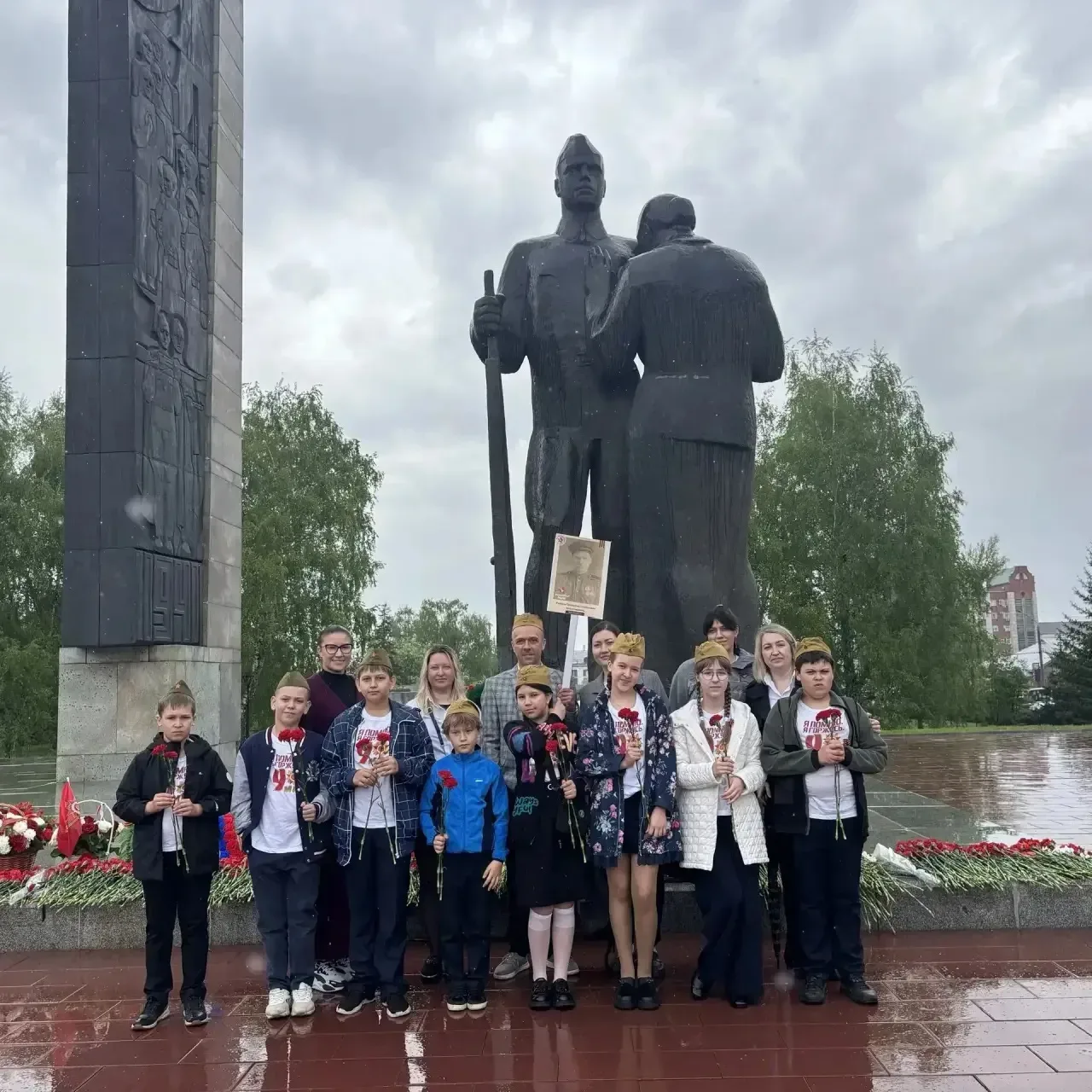 💐8 мая в преддверии праздника Великой Победы учащиеся 4г класса, классный руководитель Калаева Ирина