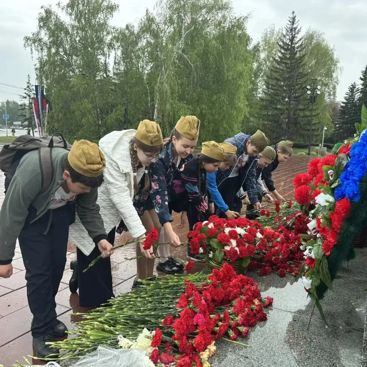 💐8 мая в преддверии праздника Великой Победы учащиеся 4г класса, классный руководитель Калаева Ирина