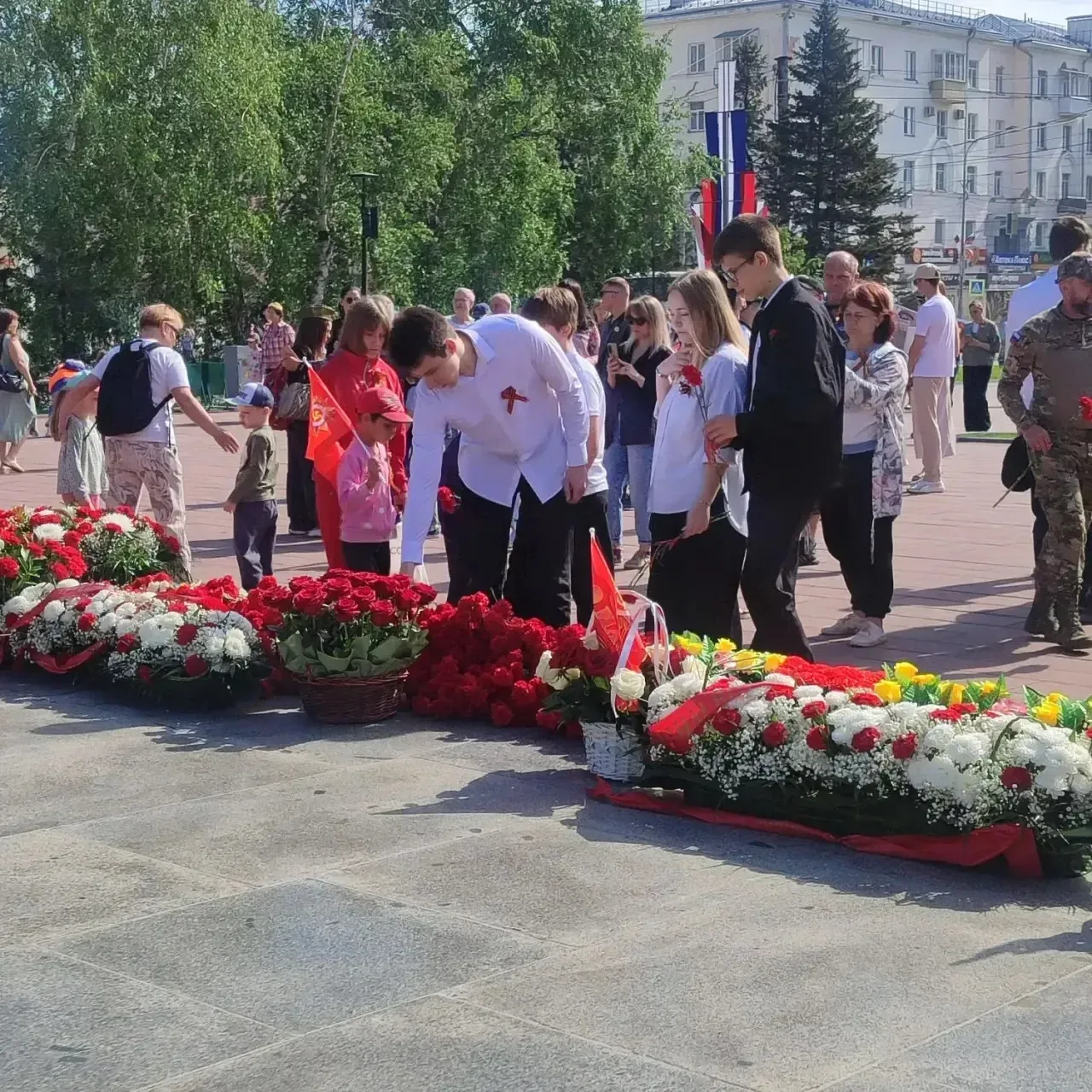 9 мая в День Великой Победы учащиеся МБОУ «Лицей № 122» под руководством заместителя директора по ВР