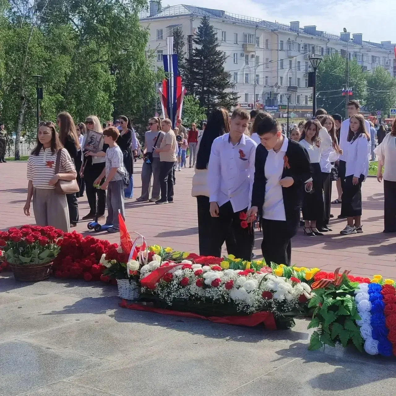 9 мая в День Великой Победы учащиеся МБОУ «Лицей № 122» под руководством заместителя директора по ВР