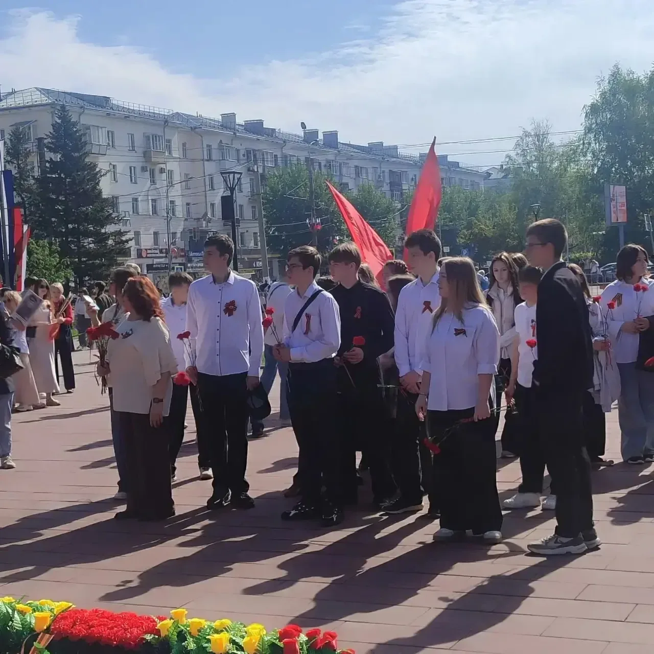 9 мая в День Великой Победы учащиеся МБОУ «Лицей № 122» под руководством заместителя директора по ВР