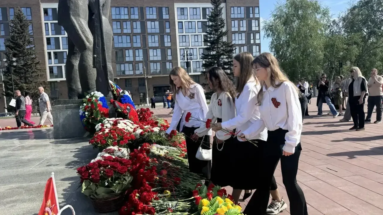 9 мая в День Великой Победы учащиеся МБОУ «Лицей № 122» под руководством заместителя директора по ВР