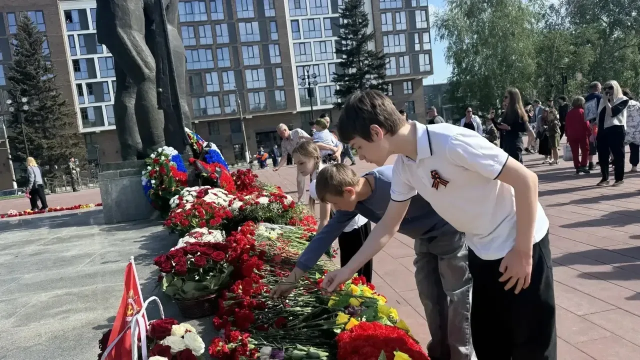 9 мая в День Великой Победы учащиеся МБОУ «Лицей № 122» под руководством заместителя директора по ВР