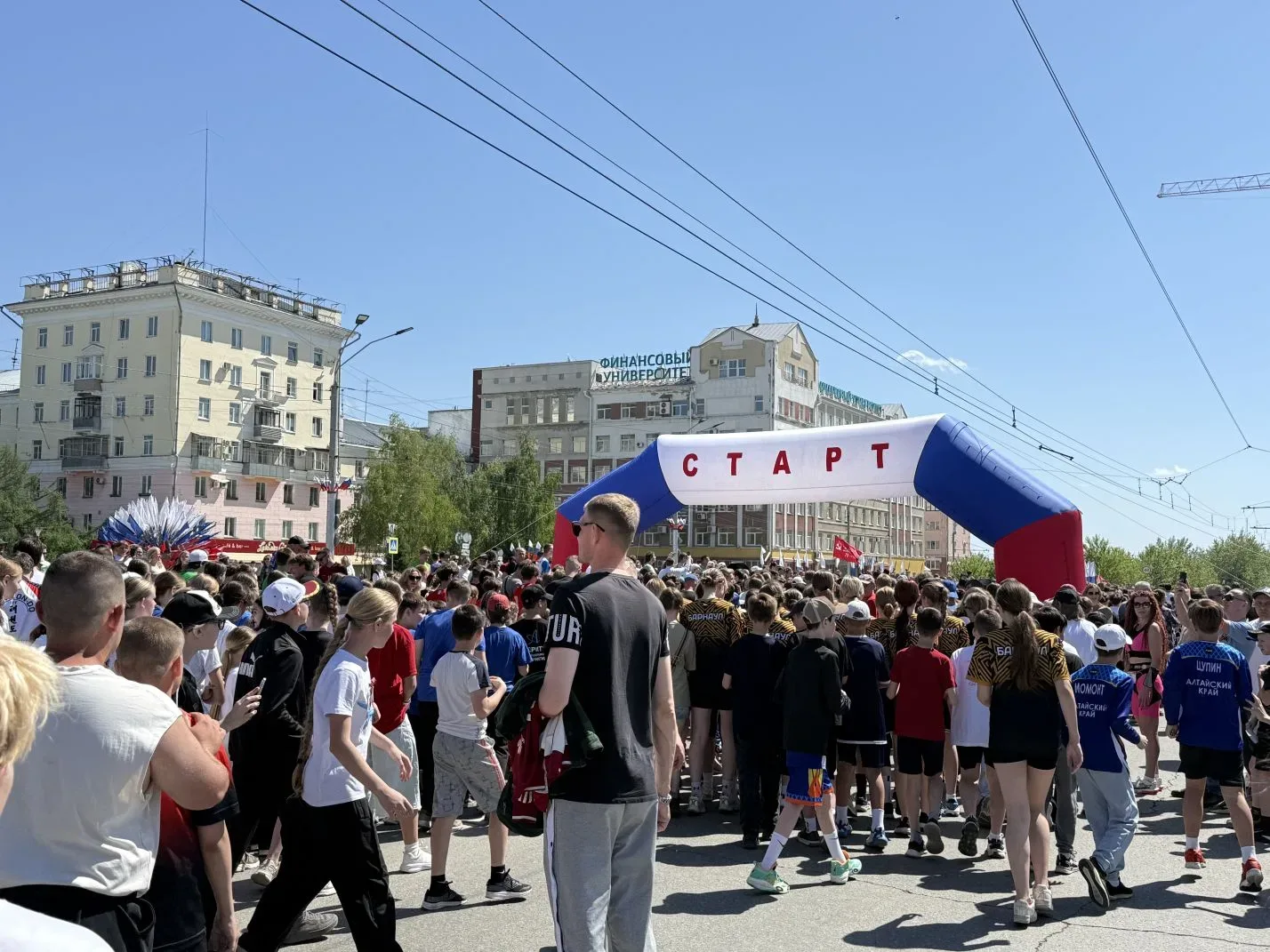 "Кольцо Победы"🏃‍♀️🏃‍♂️       В честь 81-й годовщины Великой Победы, воздух наполнился духом спортив