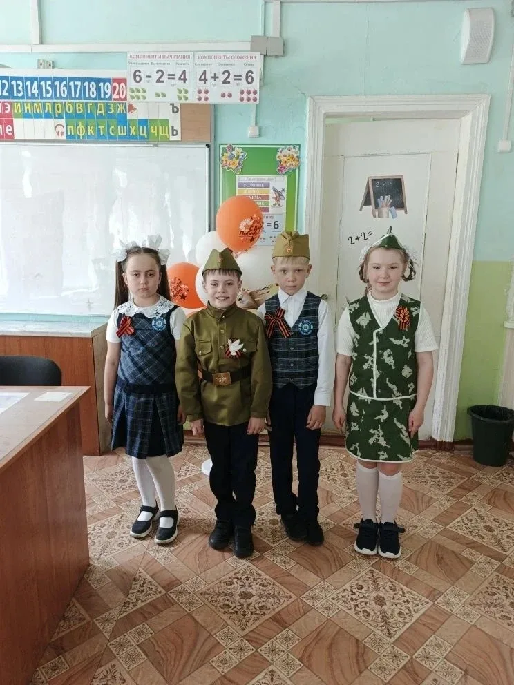 Конкурс чтецов "Строки, опаленные войной" в начальной школе традиционно проходит в преддверии праздн